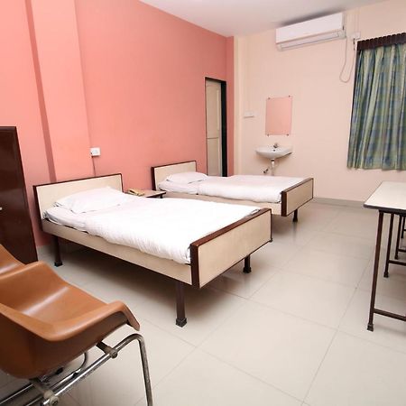 Hotel Gomatgiri Aurangabad  Zewnętrze zdjęcie