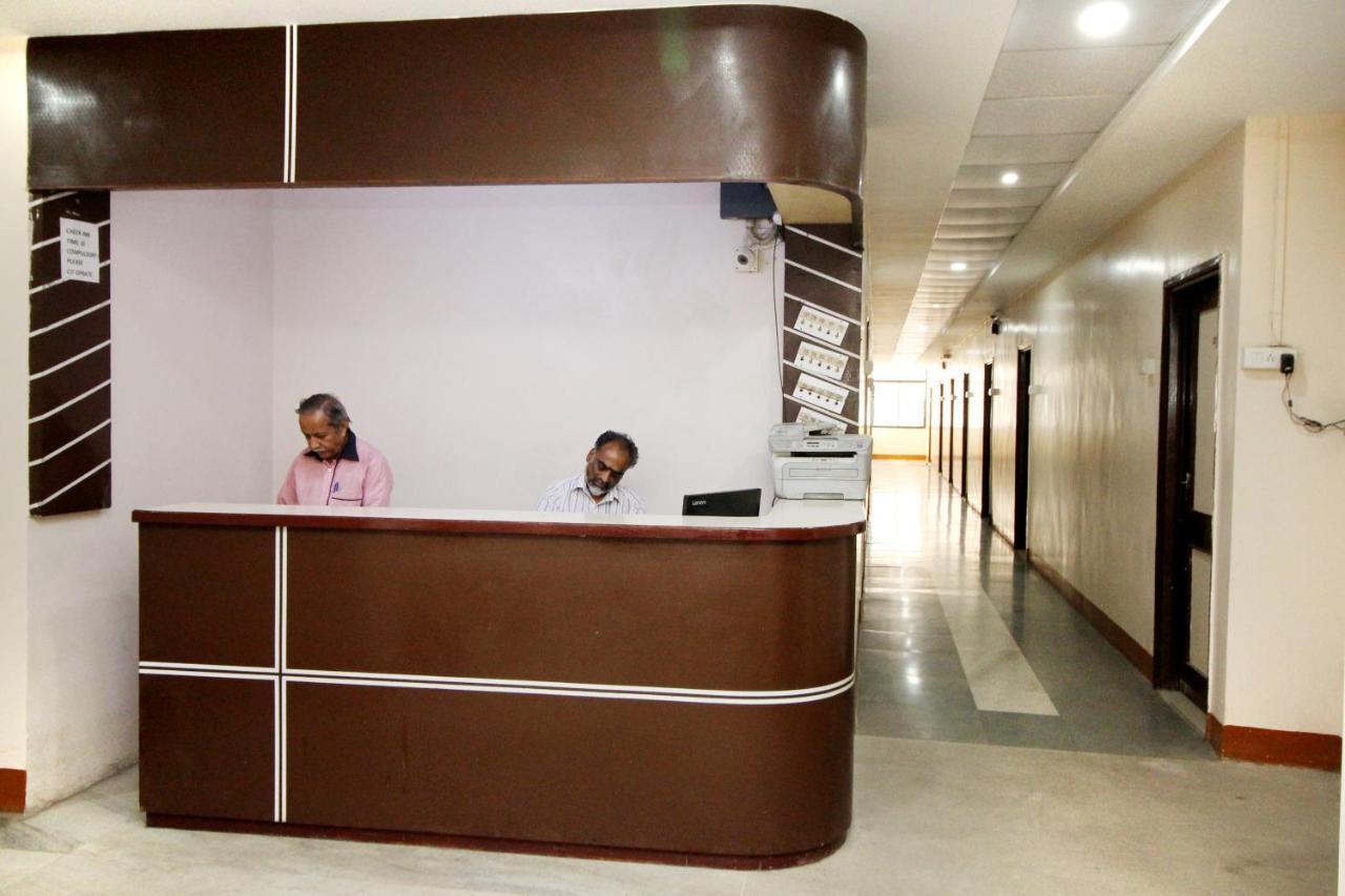 Hotel Gomatgiri Aurangabad  Zewnętrze zdjęcie