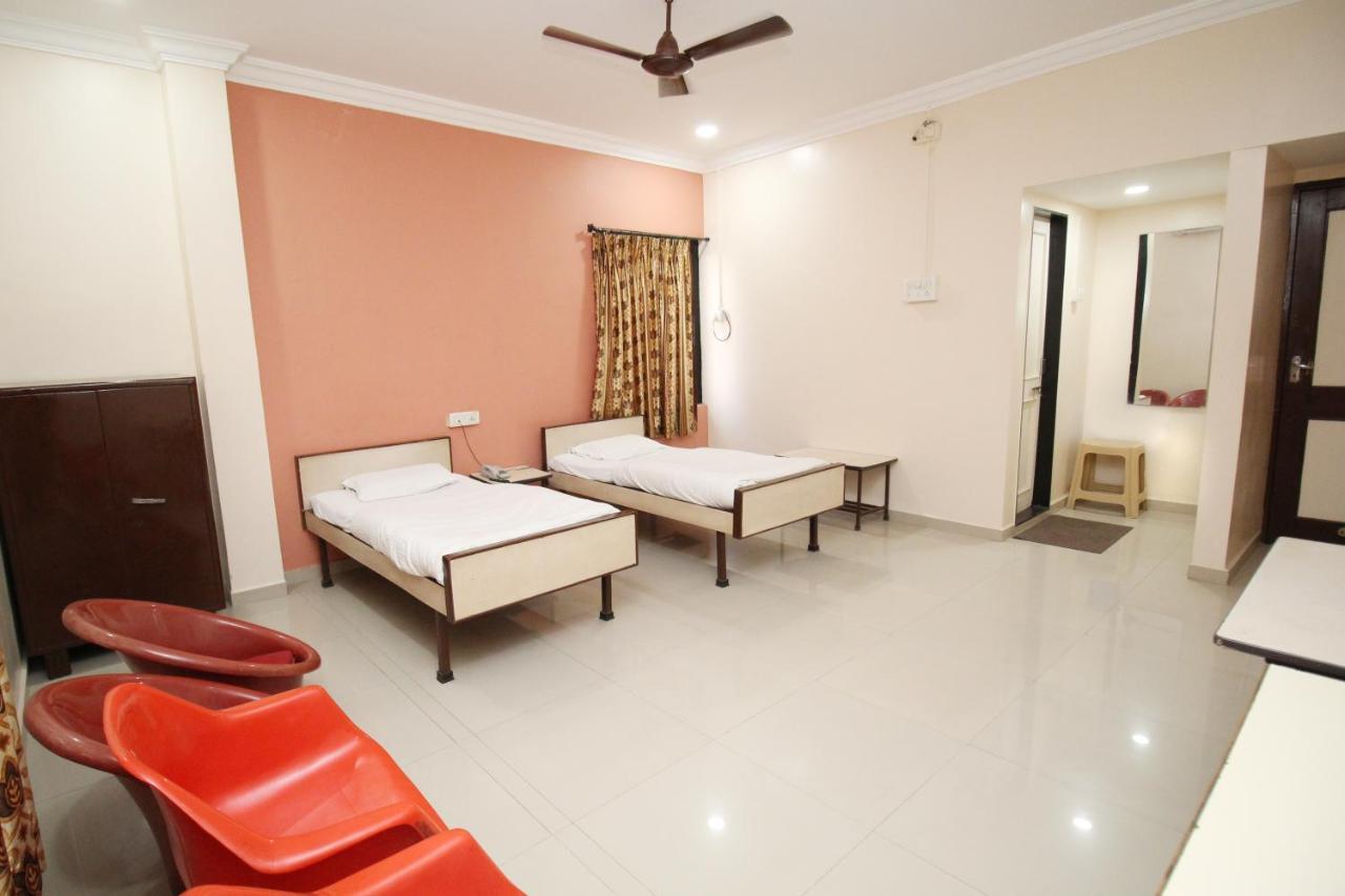 Hotel Gomatgiri Aurangabad  Zewnętrze zdjęcie